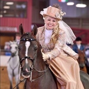 Meet your Posher, Andrea